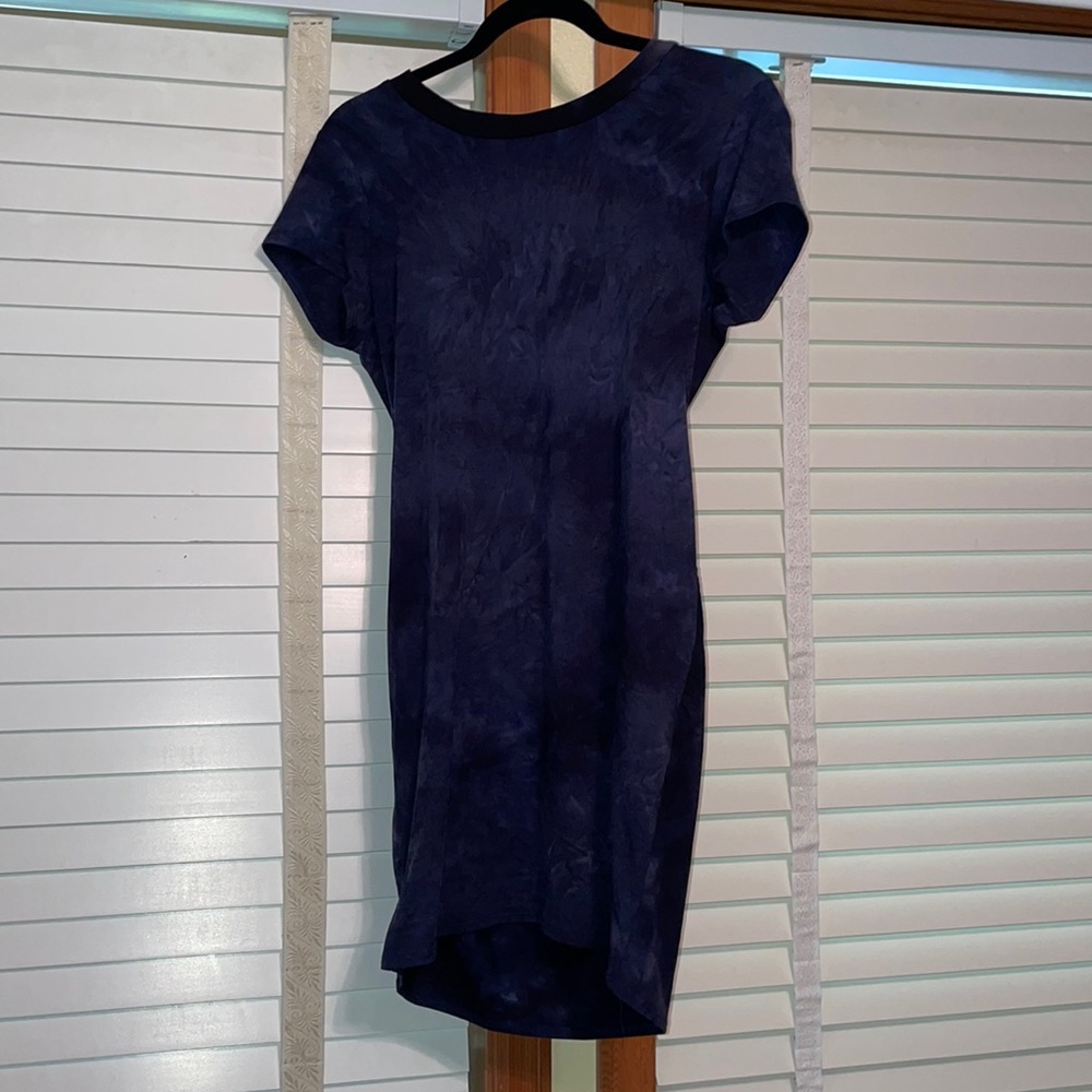 blue dress